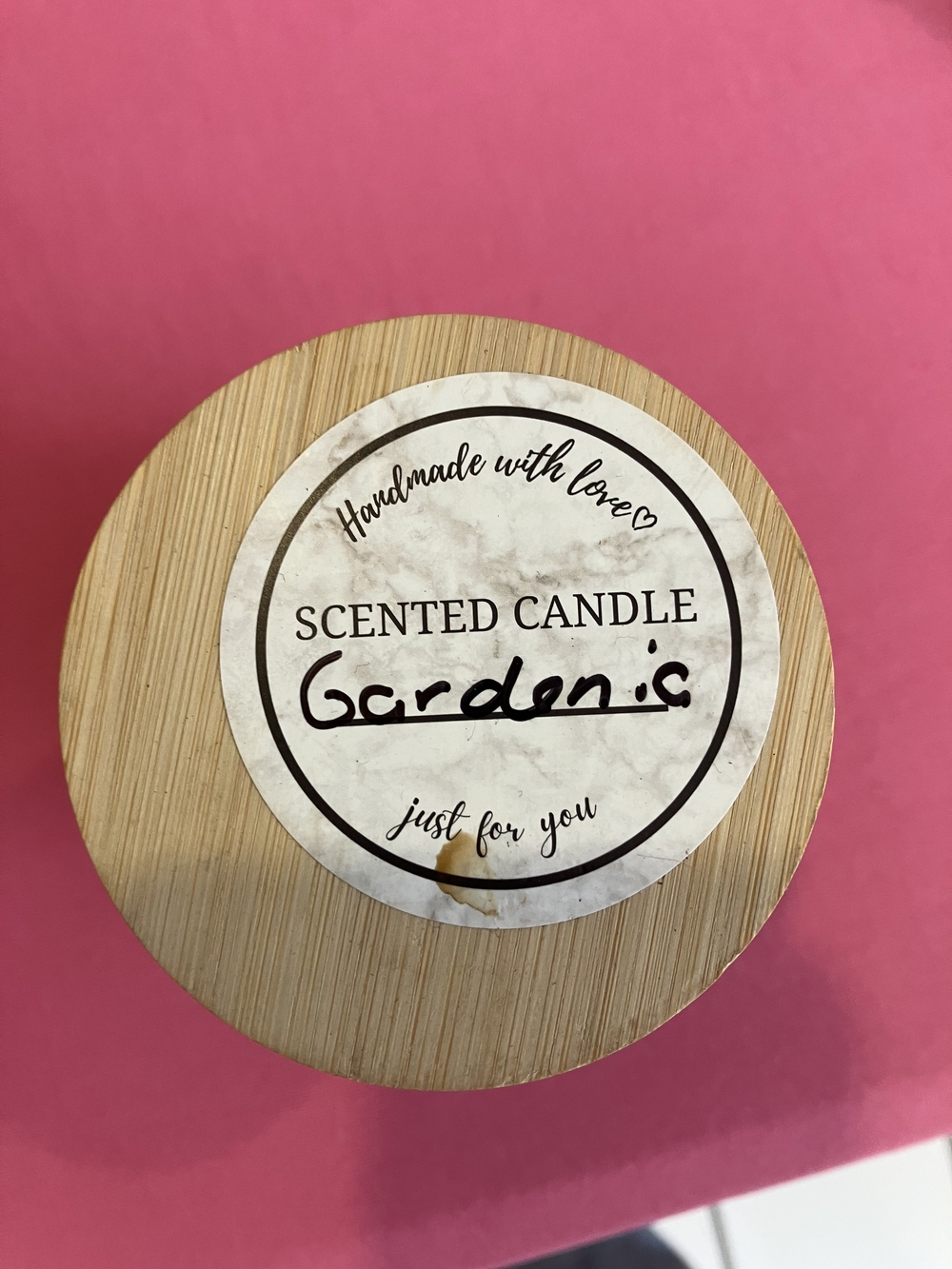 Handmade Gardenic Scented Candle with Natural Wood Lid - Pink